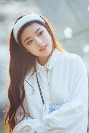 末世首领重生成了女高中生