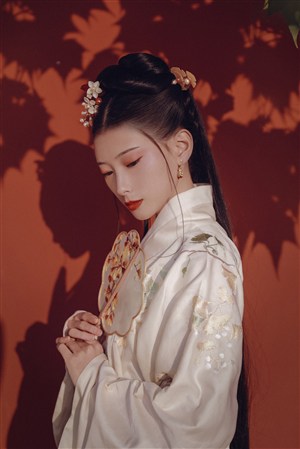 我的绝美霸道女总裁