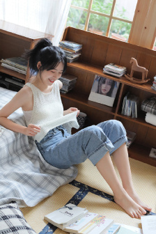女孩与佛